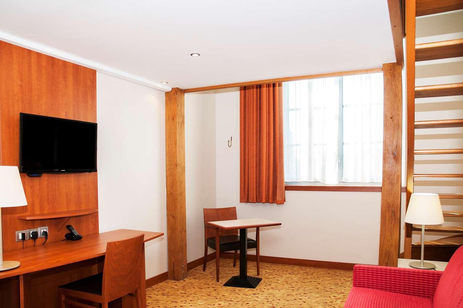 Best Western Plus Hotel Colbert Châteauroux Exterior foto