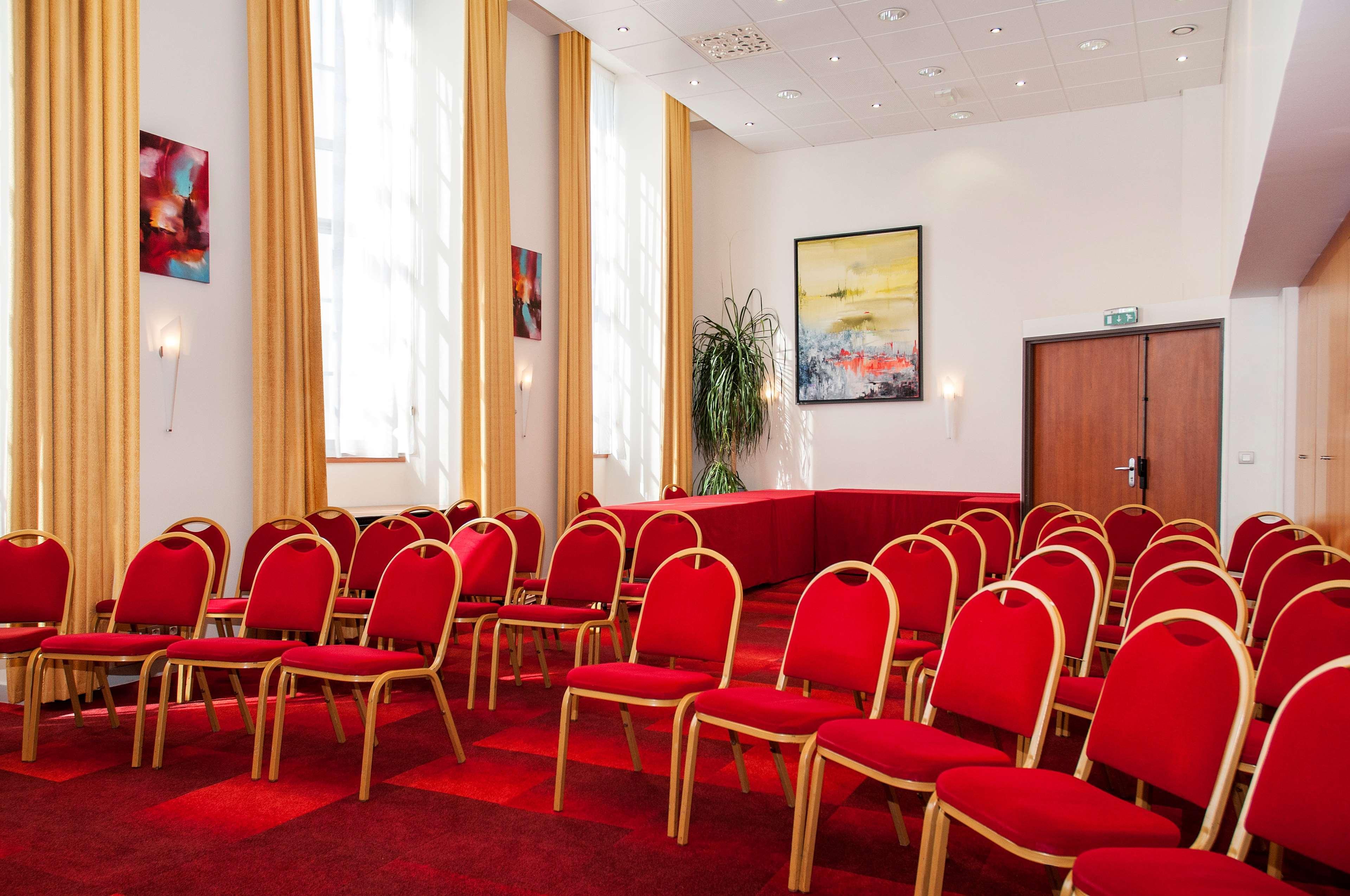 Best Western Plus Hotel Colbert Châteauroux Exterior foto